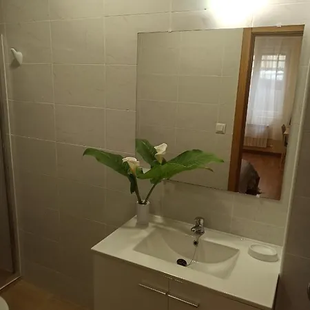 Agradable Casa Con Patio, A 10 Minutos De La Playa * Vigo