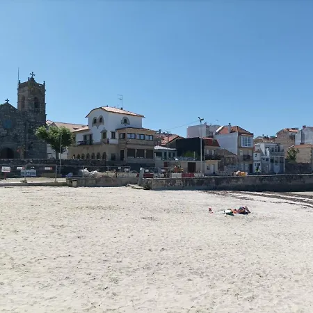Agradable Casa Con Patio, A 10 Minutos De La Playa Vigo