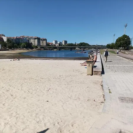 Agradable Casa Con Patio, A 10 Minutos De La Playa Vigo